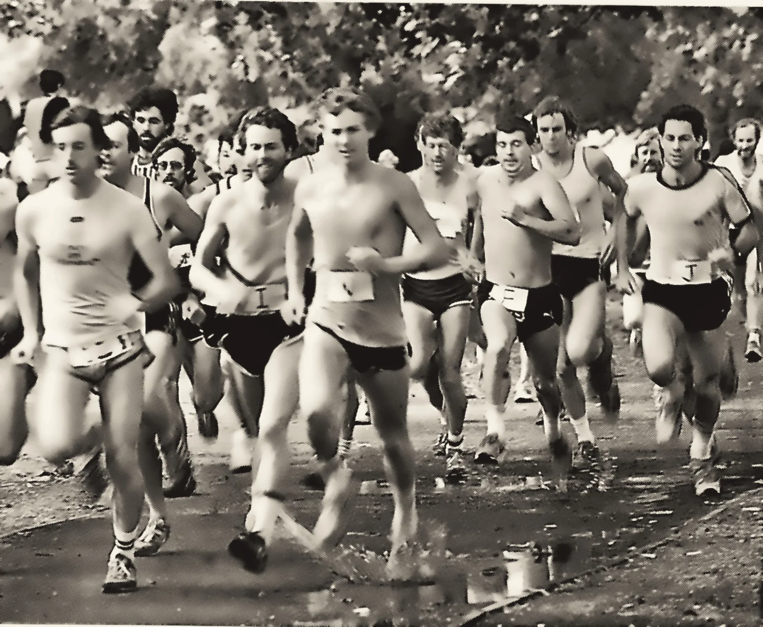 A tight pack of runners in the opening kilometres of the marathon, 1988.